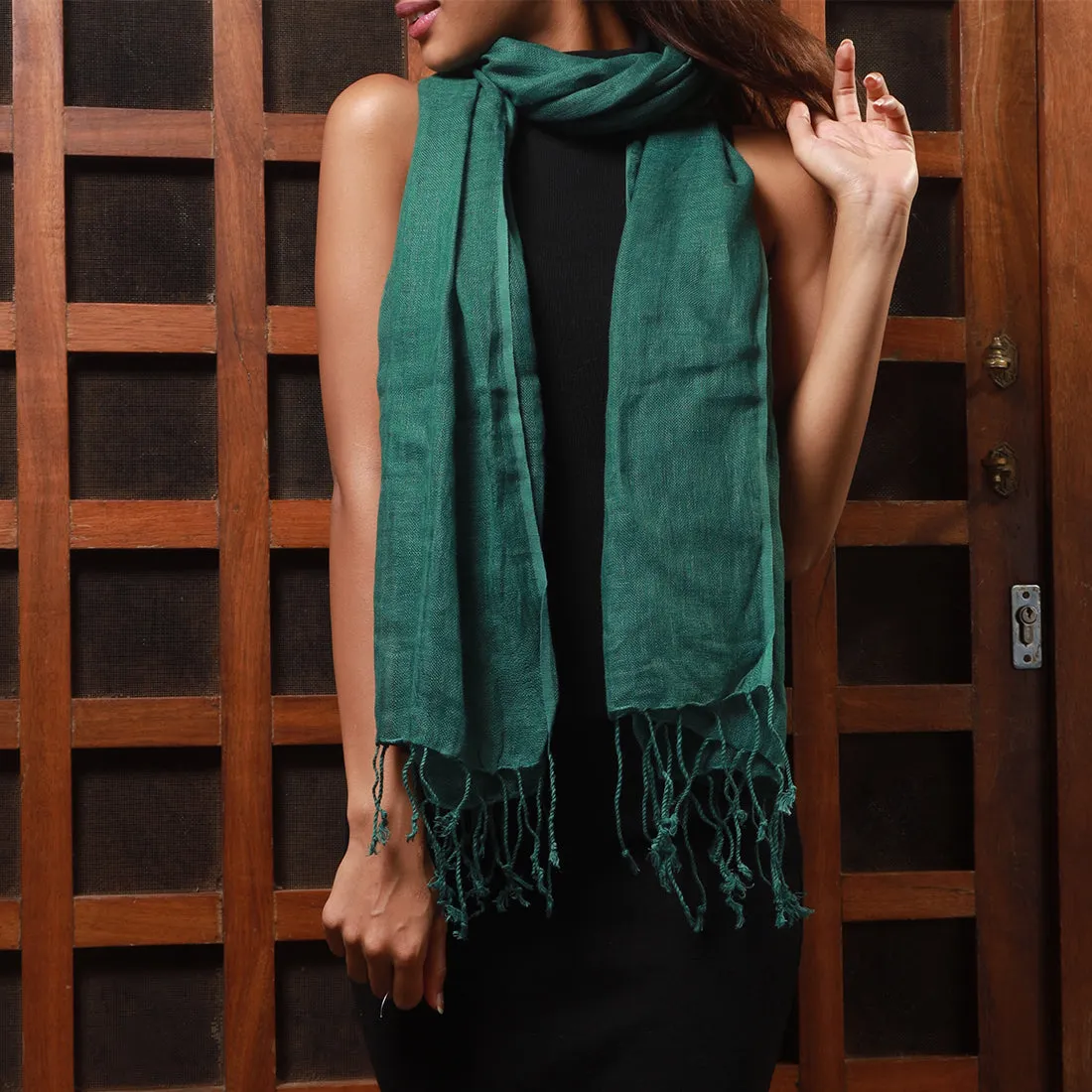 CONTEMPORARY SOLID GREEN LINEN FRINGE SCARF